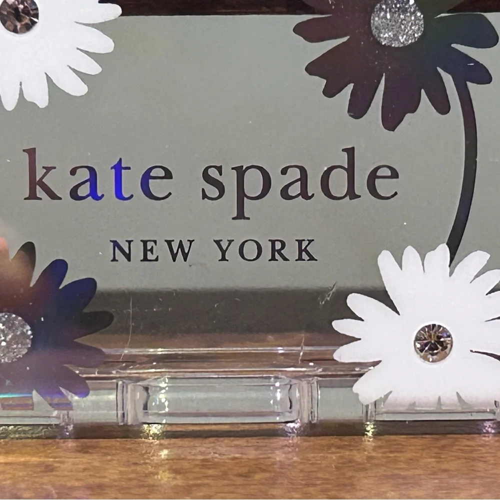 Kate Spade New York Clear Iridescent Daisy Chain MagSafe Iphone 15 Plus Case